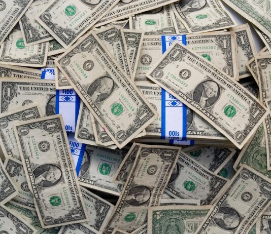 내년 2월 ‘생계비계좌’ 도입…’월 250만 원’까지 압류 금지